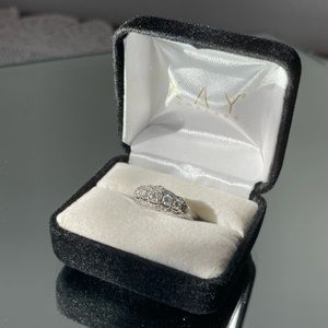 Kay Jewelers 14k white gold anniversary style 1carat diamond ring size 7